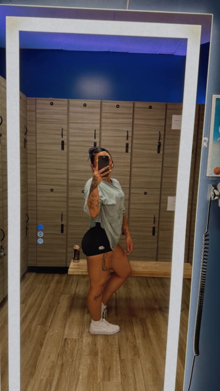  Booty & Beauty with Daffnie 