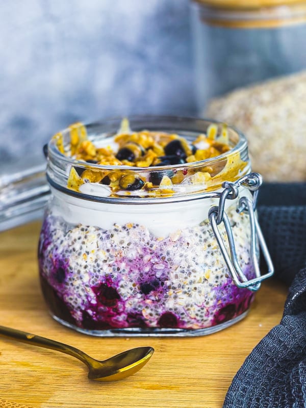 program transformation testimonial image from Overnight Oats: Blueberry Overnight Oats