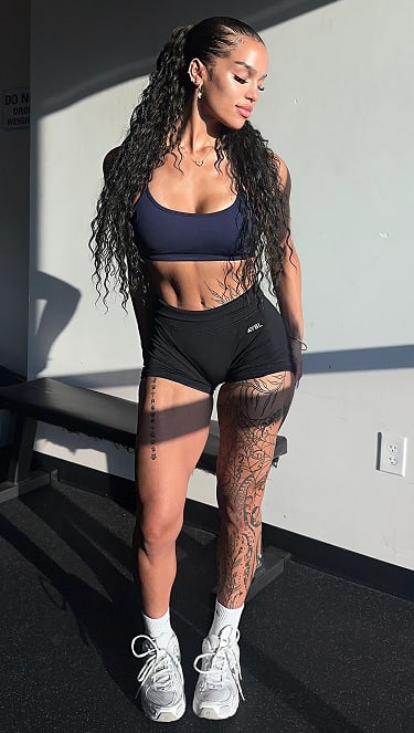 ANNABELLA M