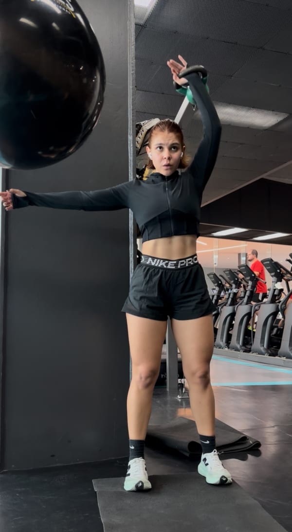 Lucy karina/ FITNESS COACH