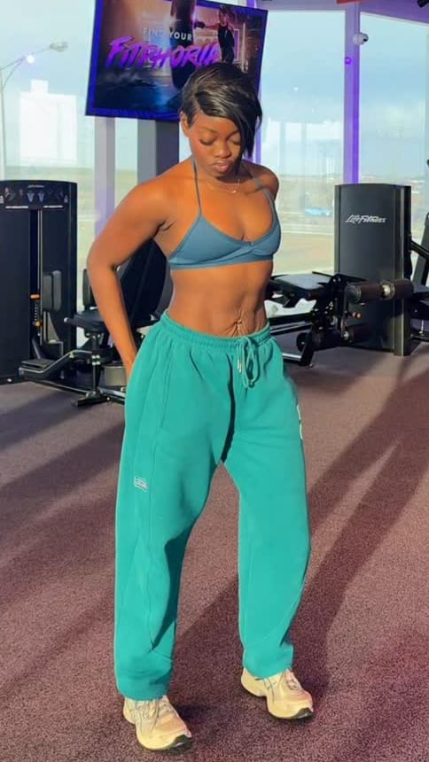 Maxi  