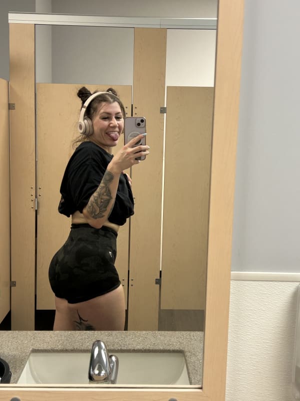 Ebony's review of Nicolette's membership