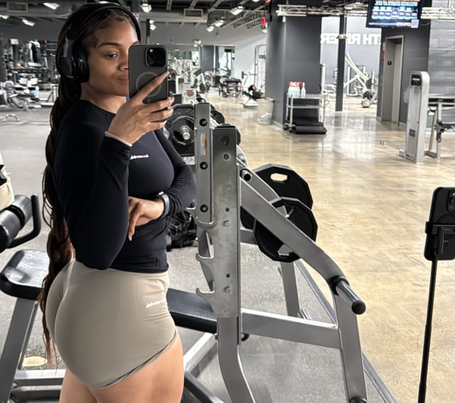 Mia