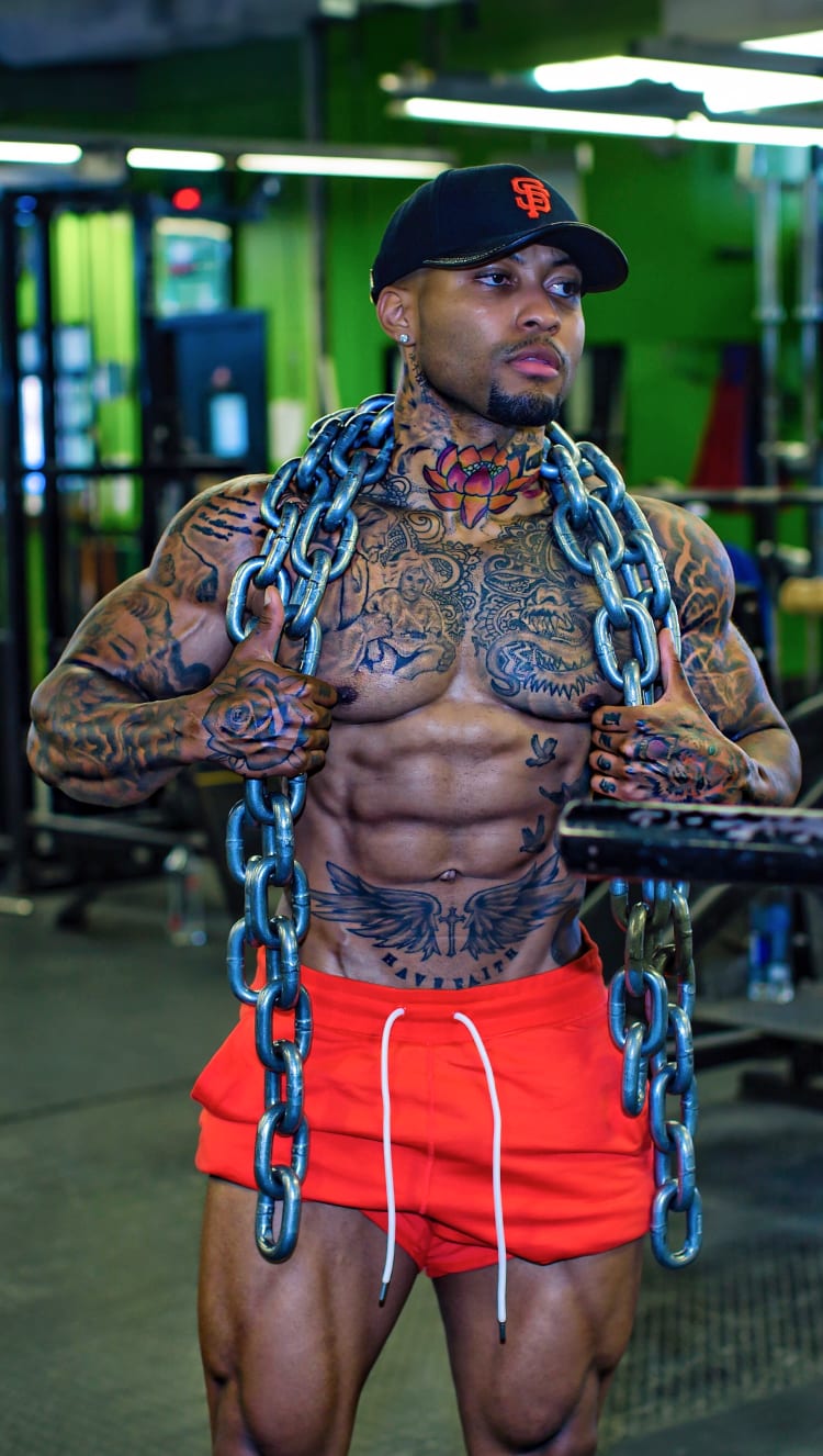 Chadoy Leon