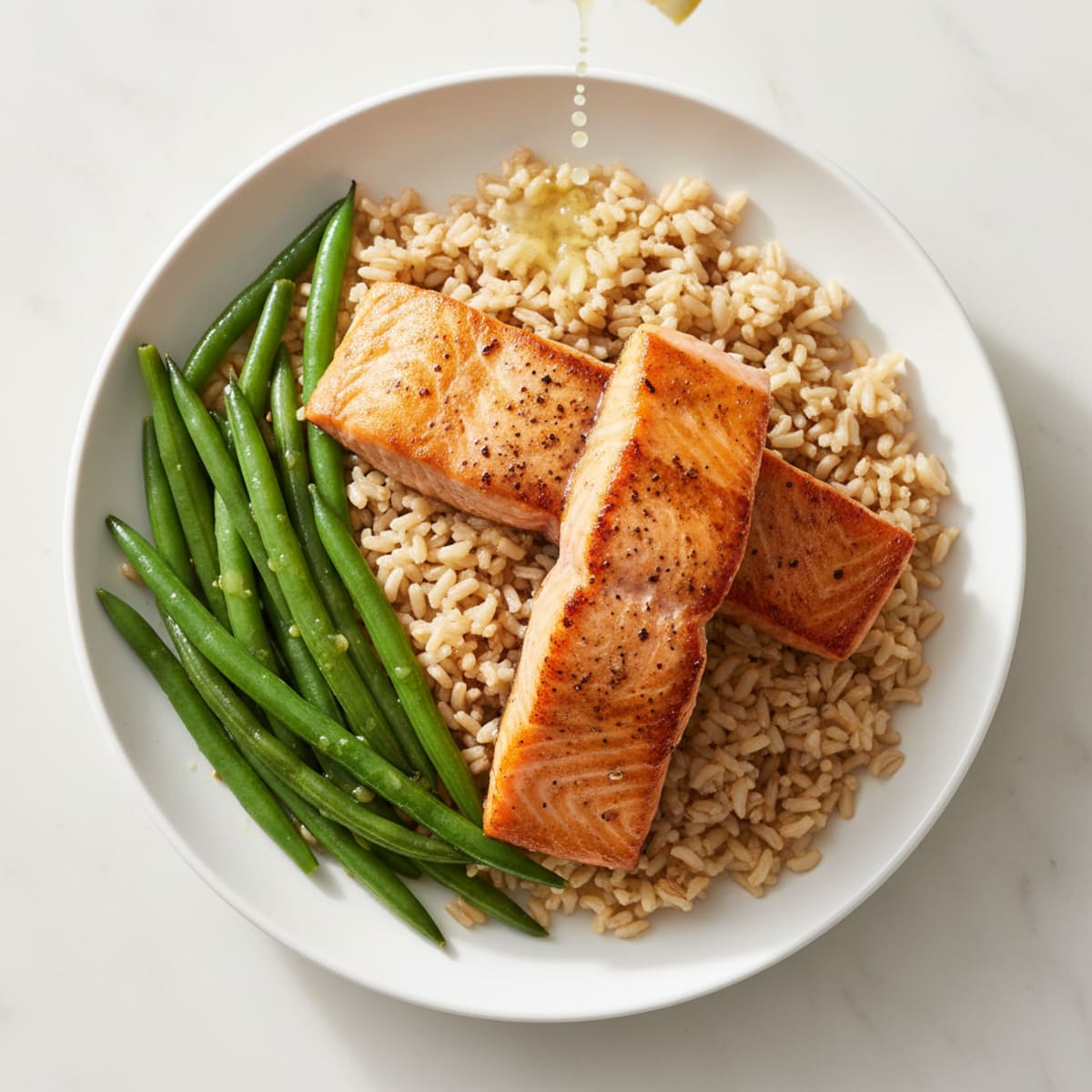 Seared Salmon with Steamed Green Beans and Brown Rice