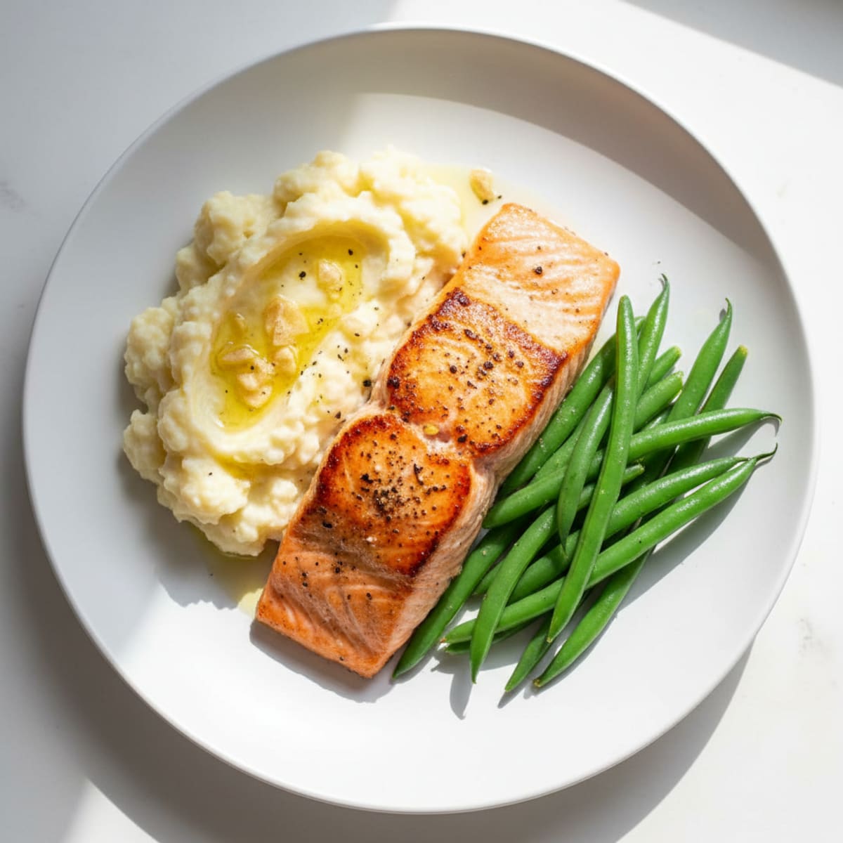 Seared Salmon with Steamed Green Beans and Garlic Mashed Cauliflower