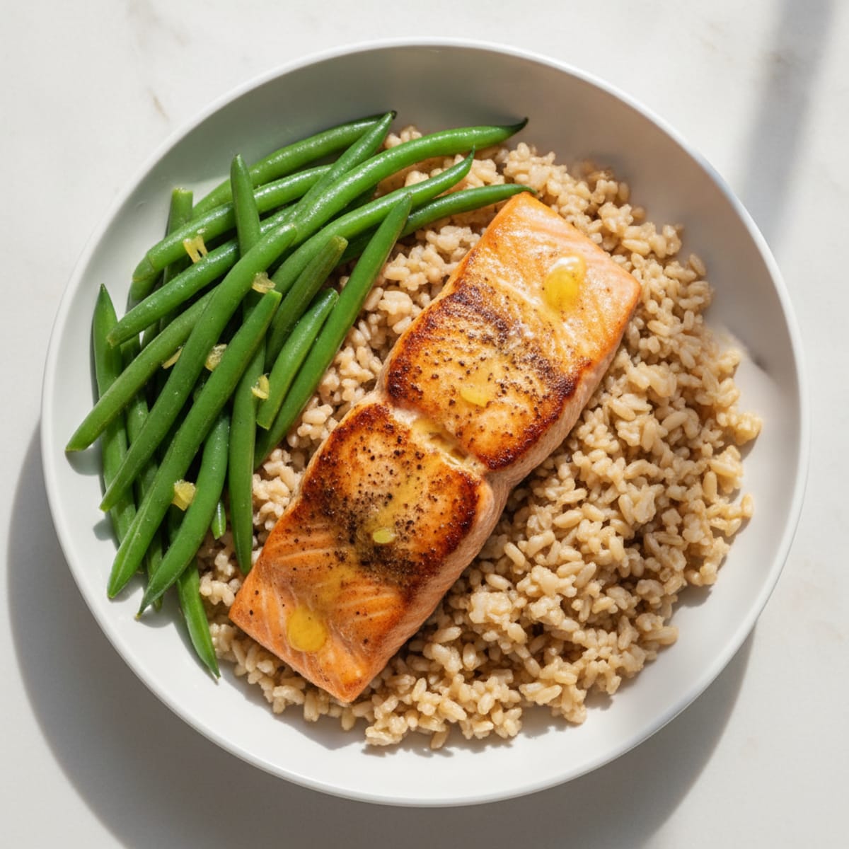 Seared Salmon with Steamed Green Beans and Brown Rice