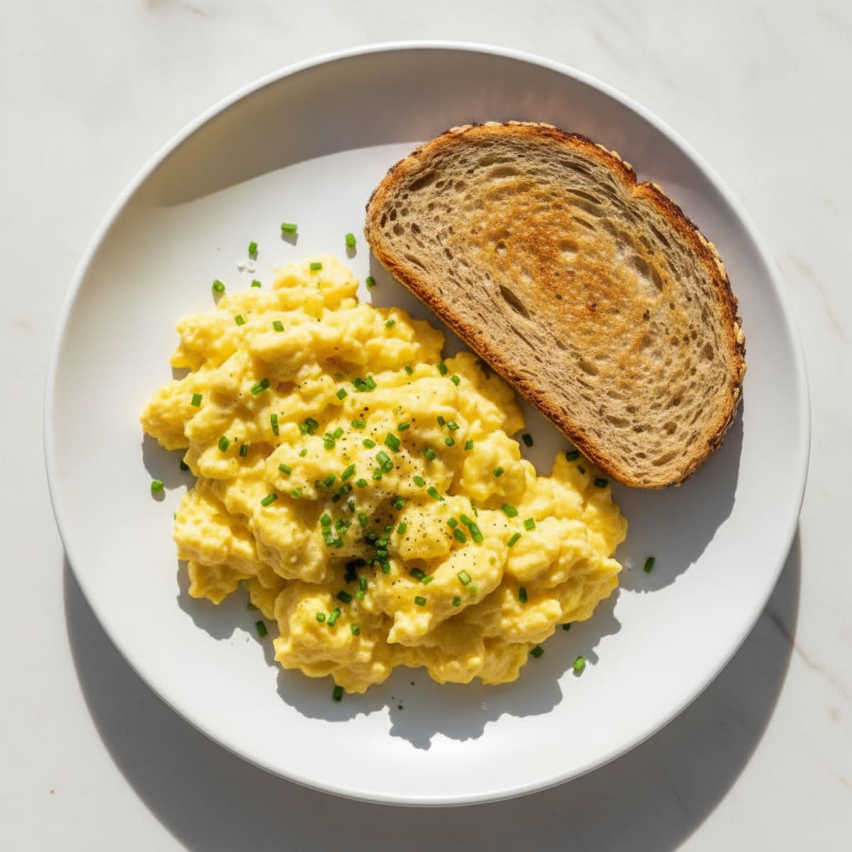 Classic Scrambled Eggs with Chives