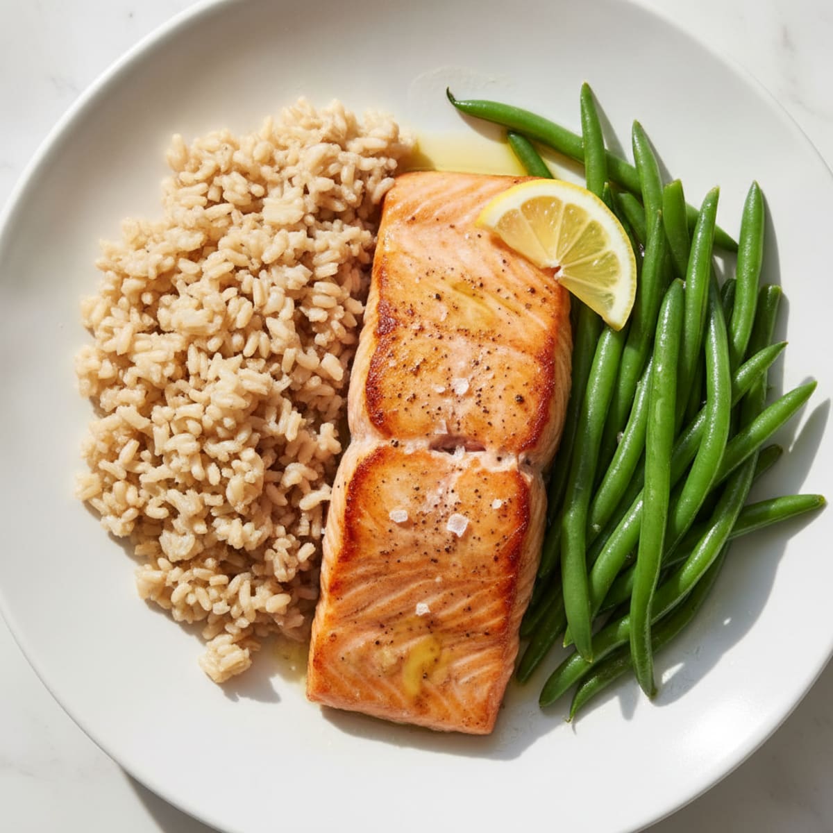 Seared Salmon Fillet with Steamed Green Beans and Brown Rice