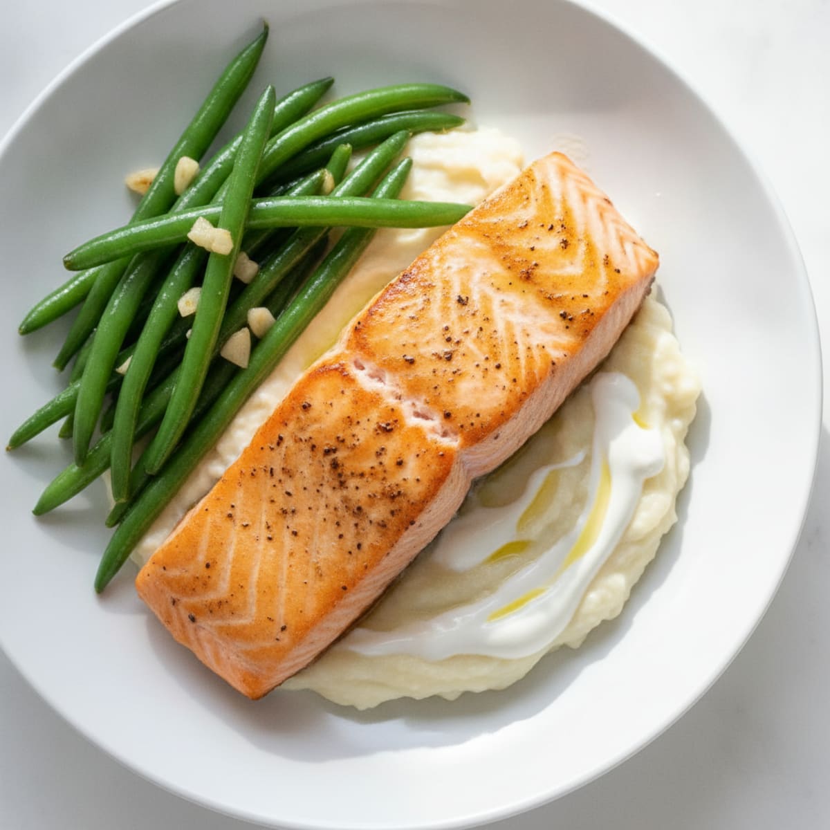 Seared Salmon Fillet with Garlic Green Beans and Cauliflower Mash