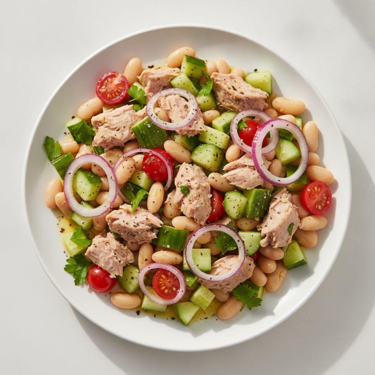 Mediterranean Tuna and White Bean Salad