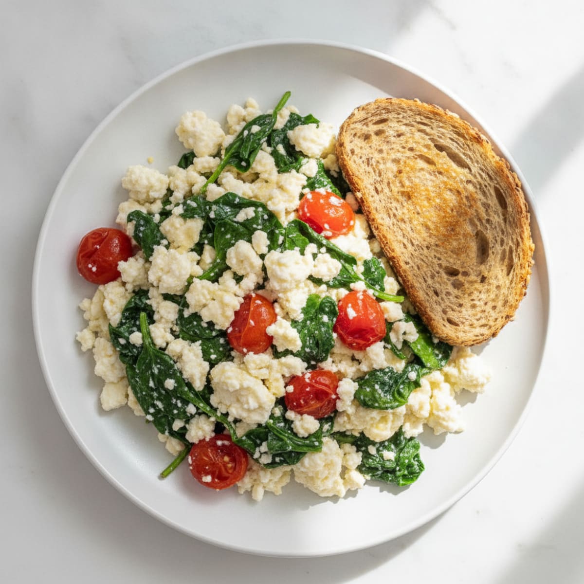 Egg White and Spinach Scramble with Cottage Cheese and Cherry Tomatoes