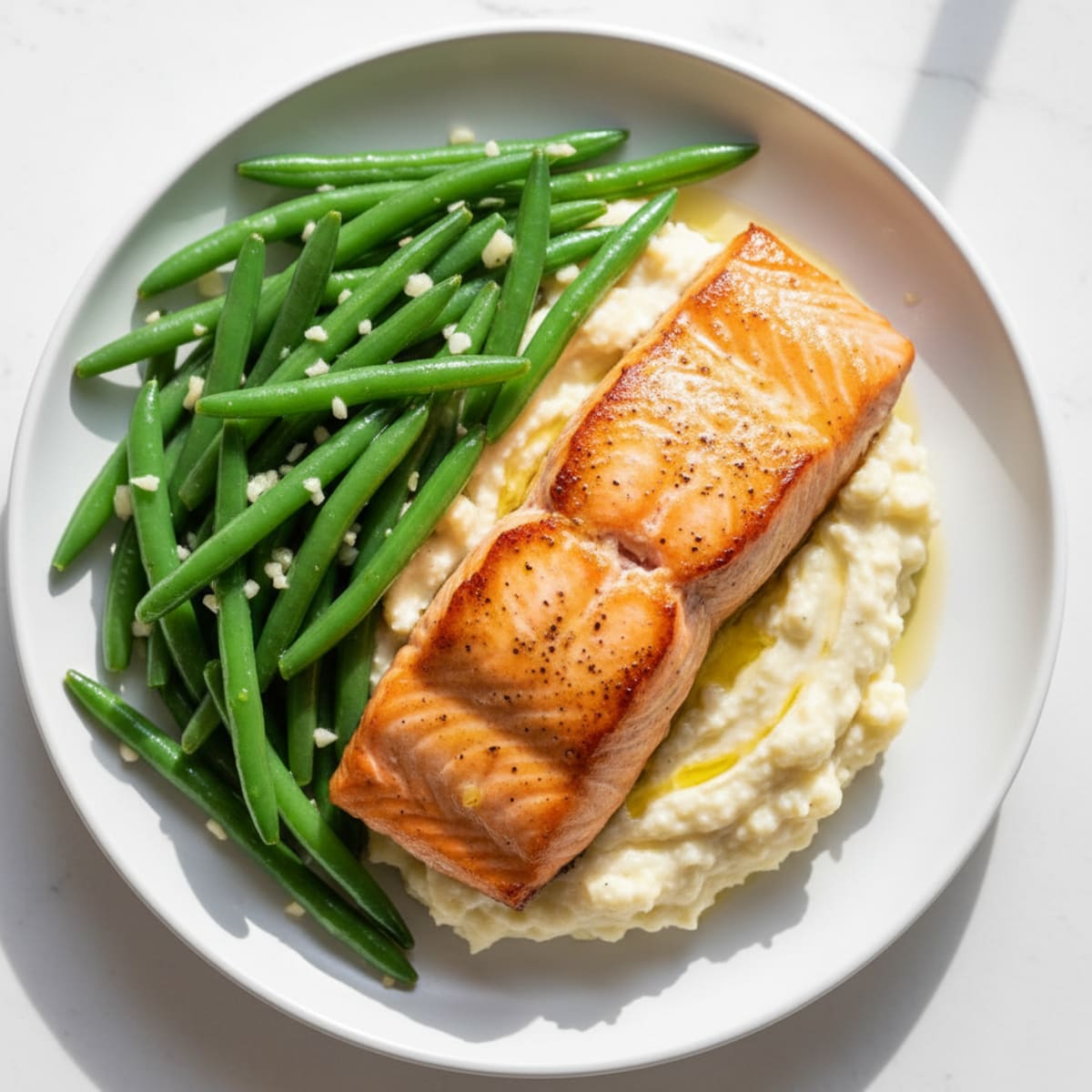 Seared Salmon Fillet with Garlic Green Beans and Cauliflower Mash