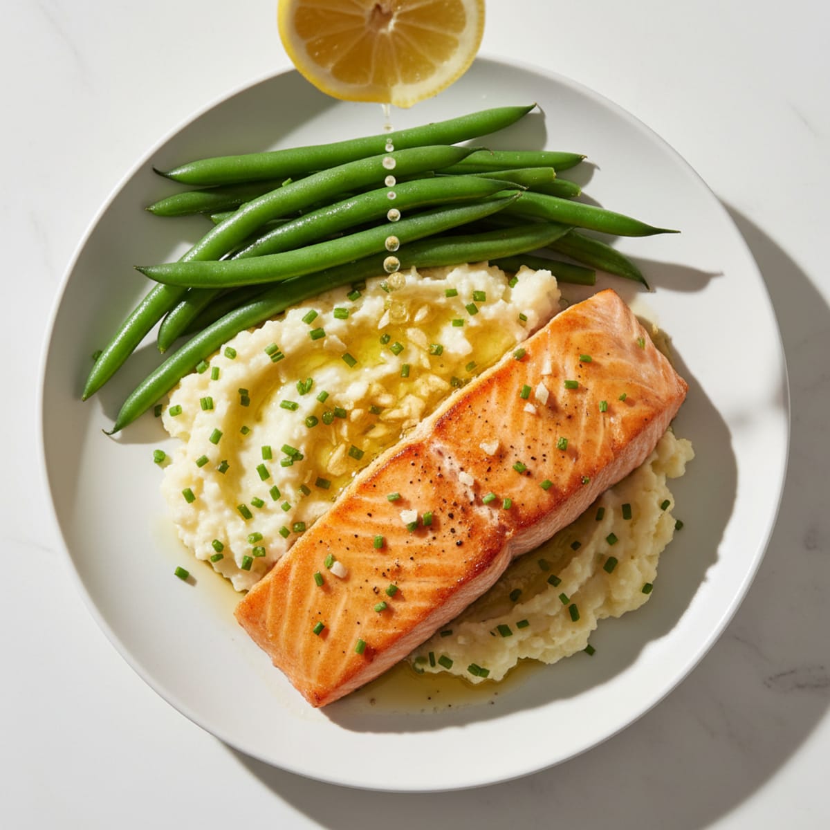 Seared Salmon Fillet with Steamed Green Beans and Garlic Mashed Cauliflower