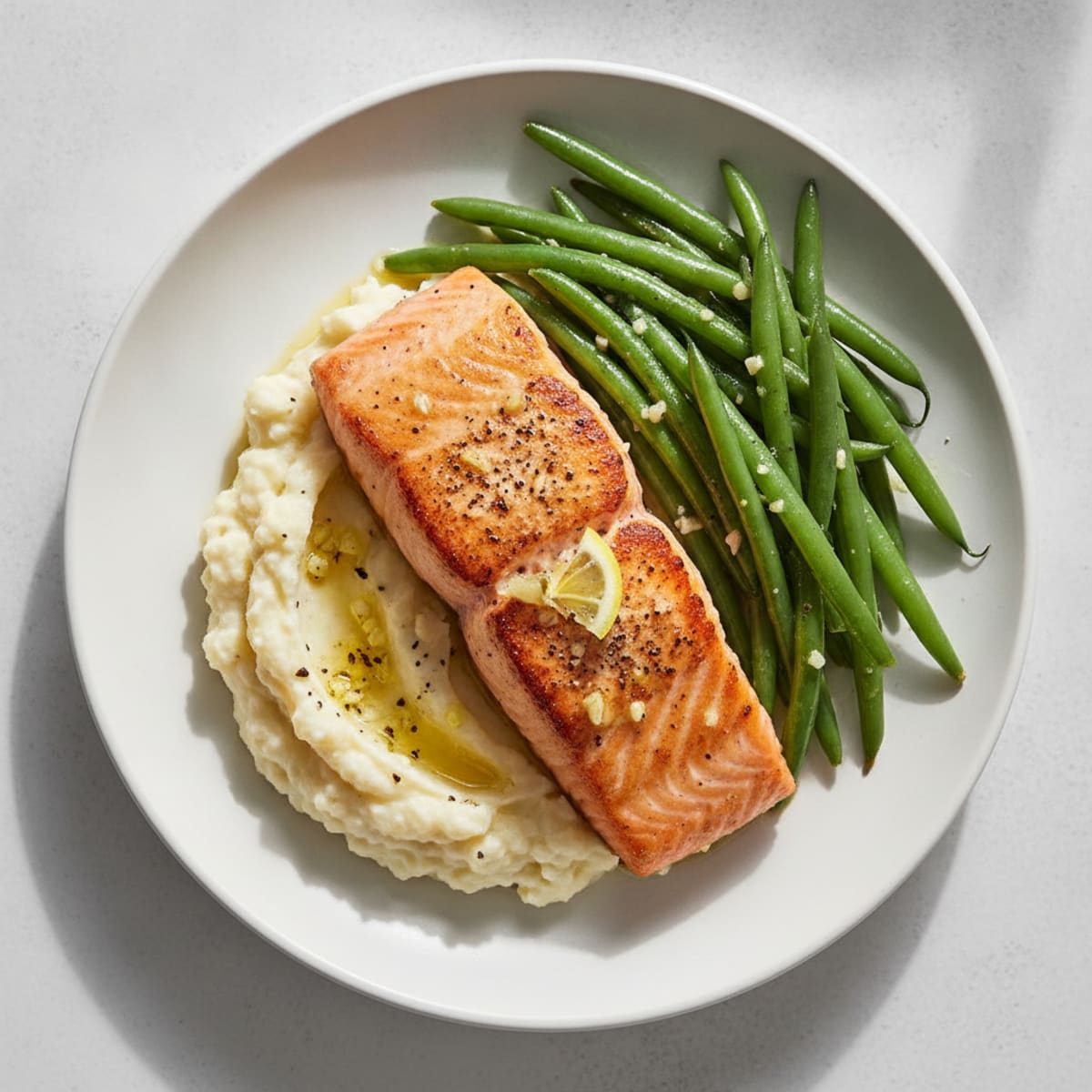 Seared Salmon Fillet with Steamed Green Beans and Garlic Mashed Cauliflower
