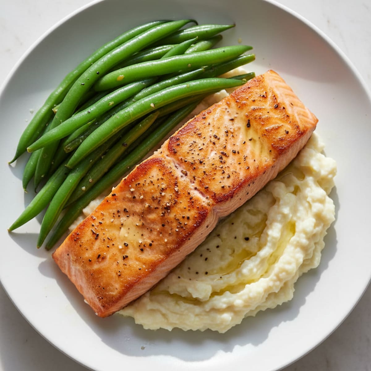Seared Salmon with Steamed Green Beans and Cauliflower Mash