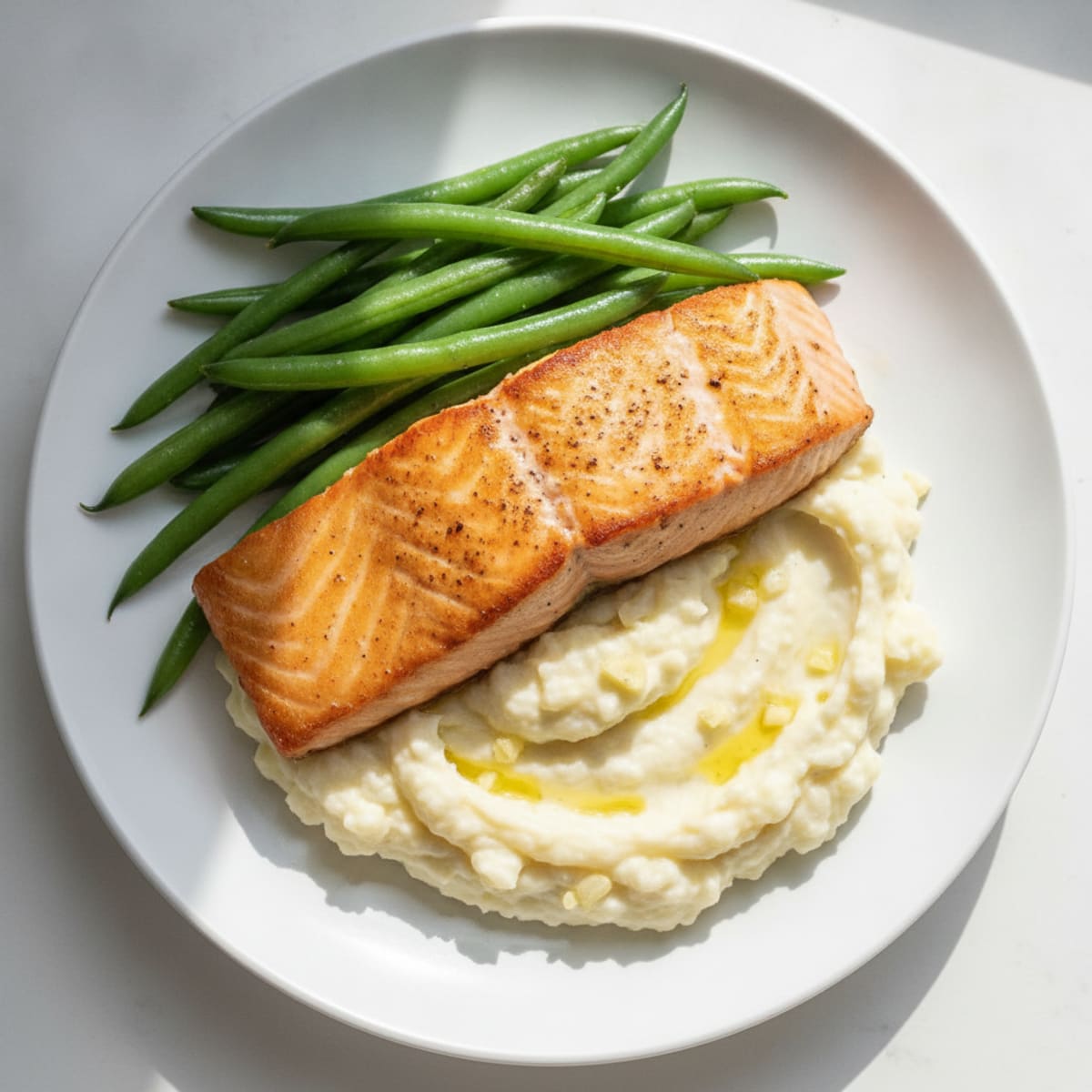 Seared Salmon with Steamed Green Beans and Garlic Mashed Cauliflower