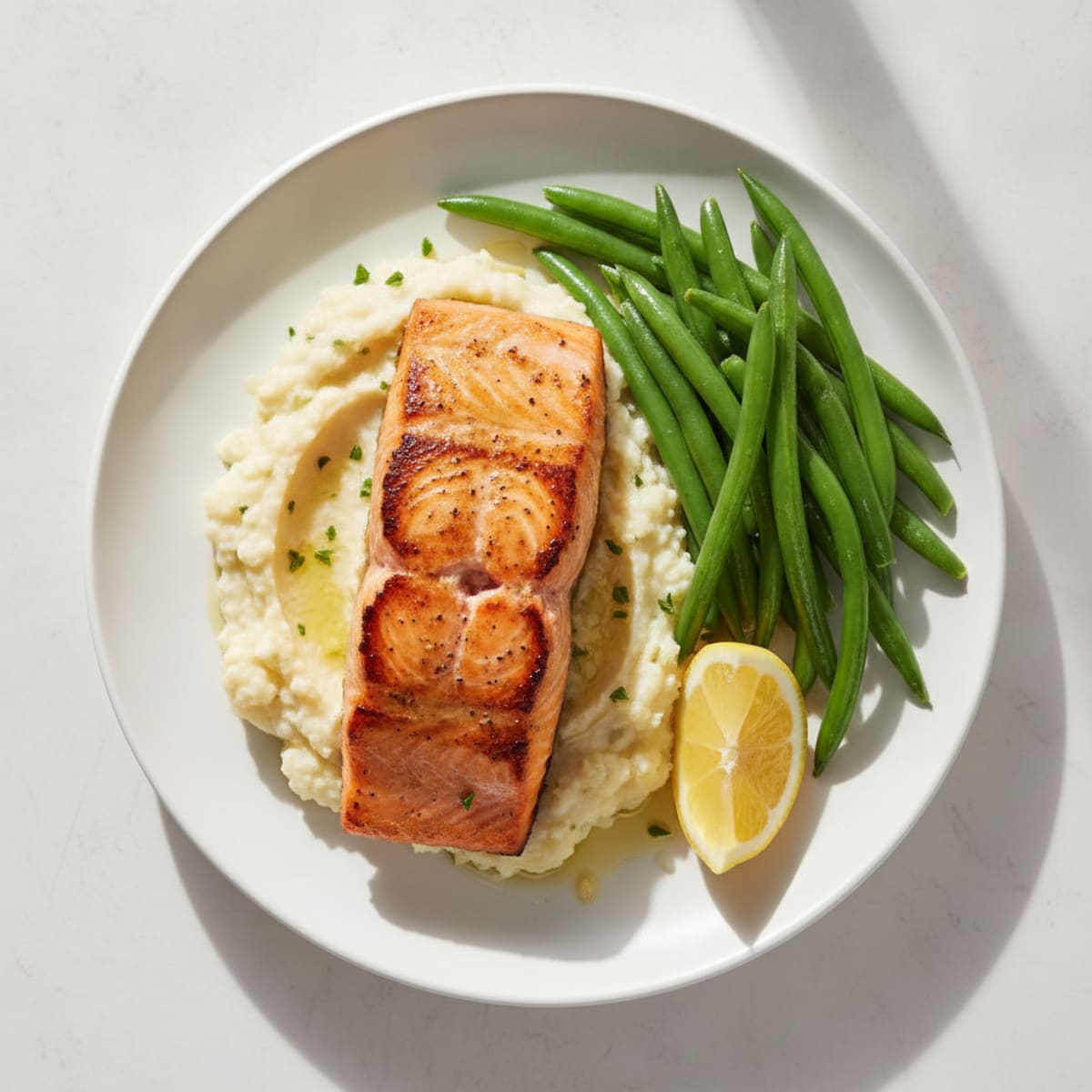 Seared Salmon Fillet with Steamed Green Beans and Garlic Mashed Cauliflower