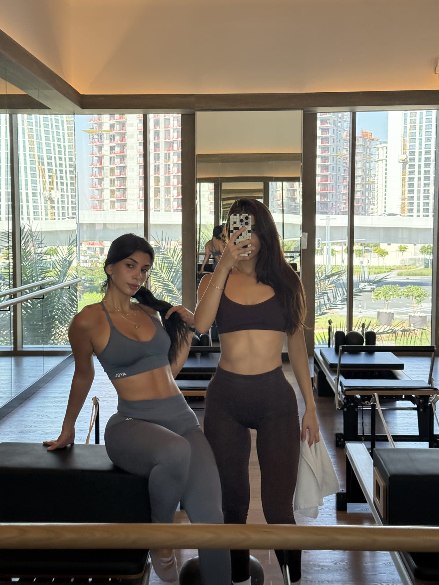 Maggy & Maya  Bbtfit_twins