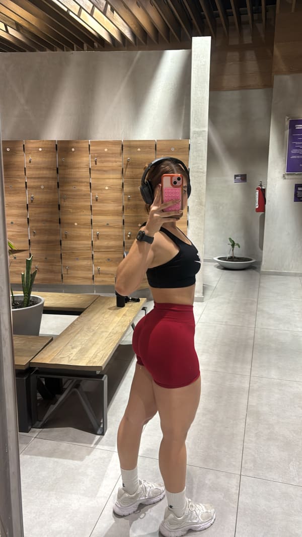 Lucy karina/ FITNESS COACH