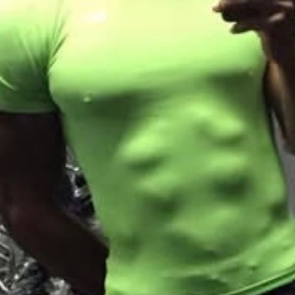 program transformation testimonial image from SHIRT POPPING ABS