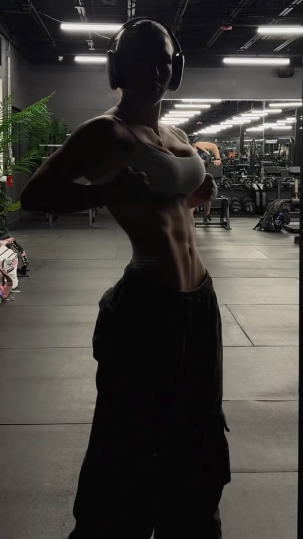 𝐅𝐢𝐨𝐧𝐚 𝐃𝐚𝐢𝐬𝐲 𝐌𝐚𝐞