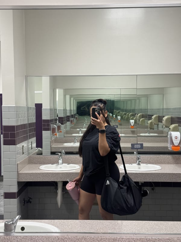 velasquezz_24 