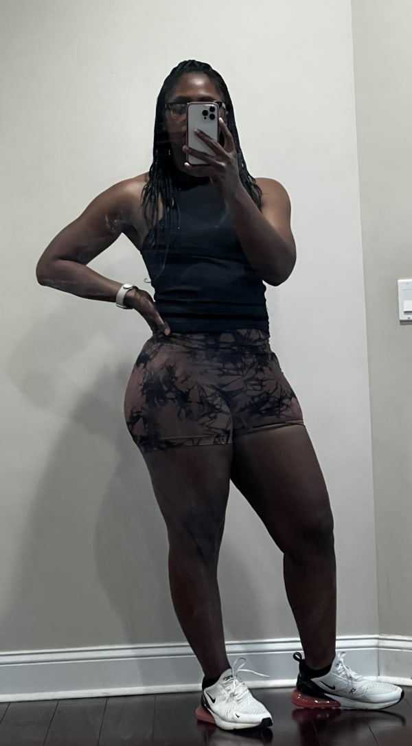 Tisha | Postpartum “Mom Pooch” Coach