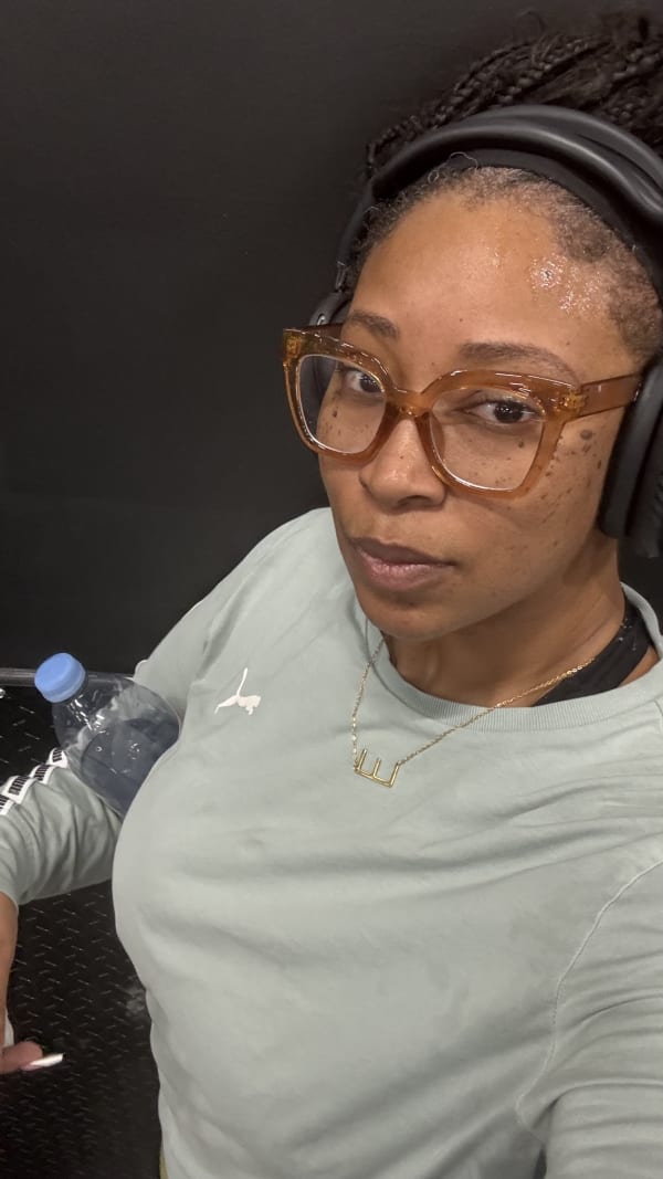 Ebony 's review of Anjayla's membership