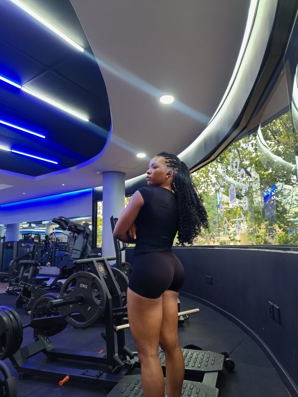 Victoria M