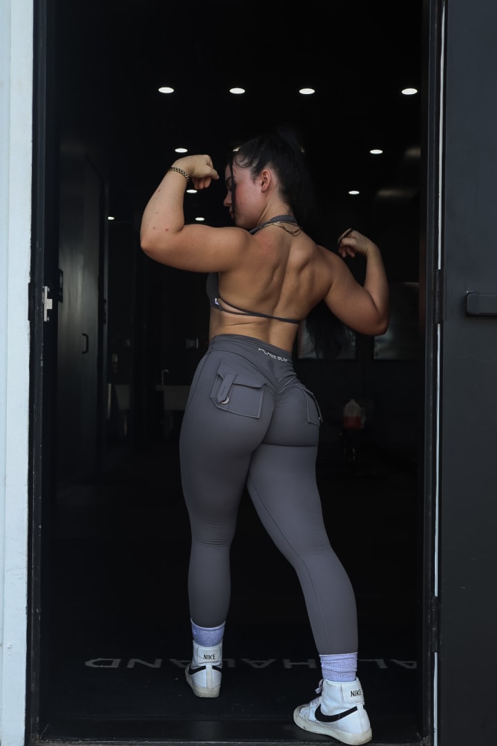 6 WEEK HOURGLASS SHRED 