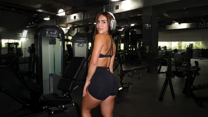 Hourglass Summer Sculpt