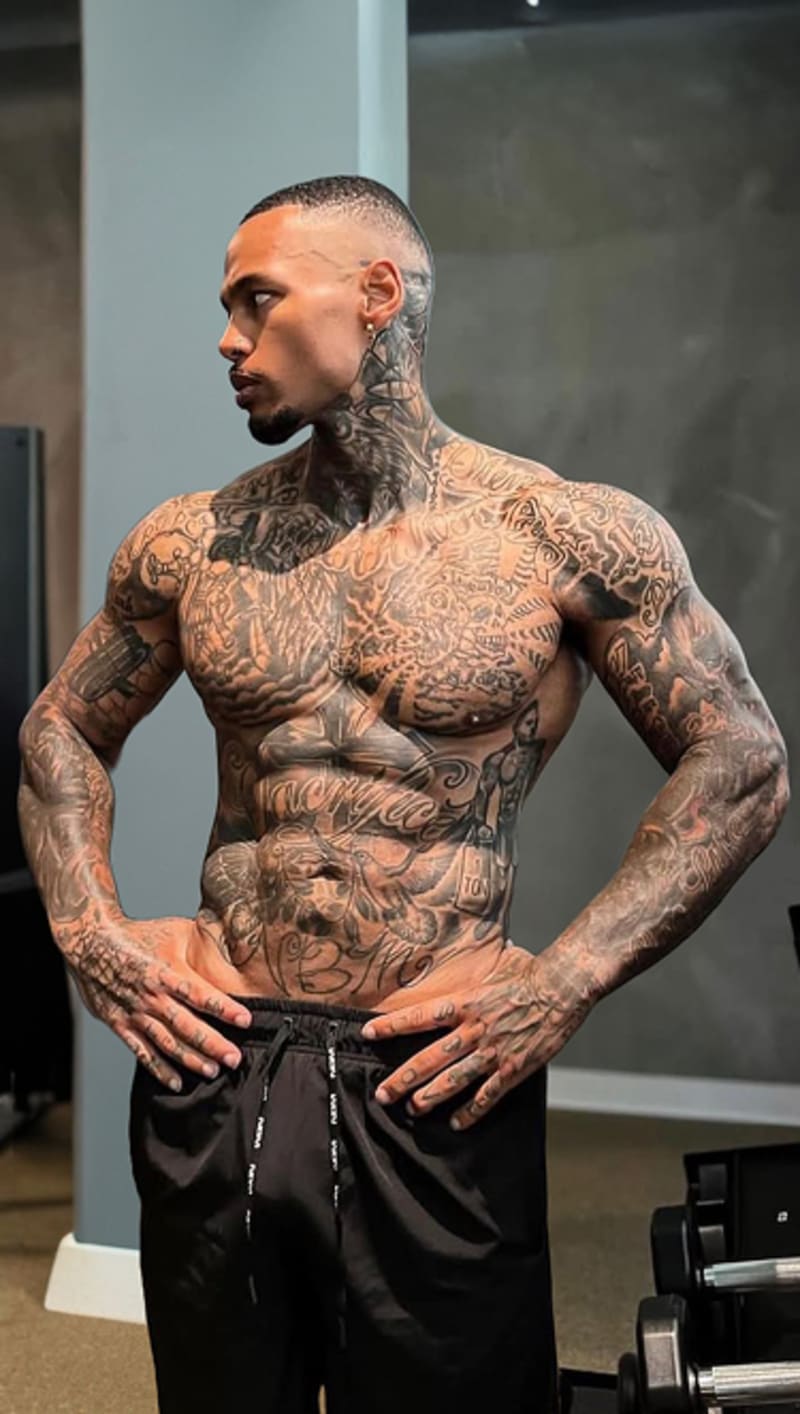JEFF LOGAN