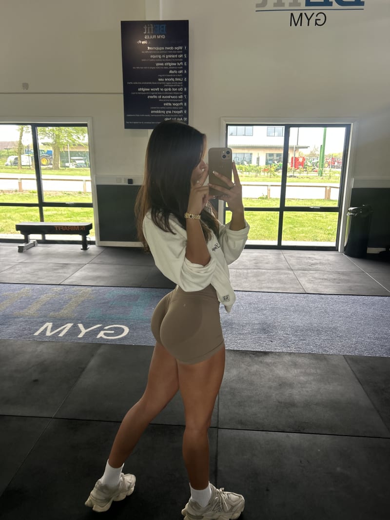 𝓵𝓲𝓿 <3's Membership membership landing page