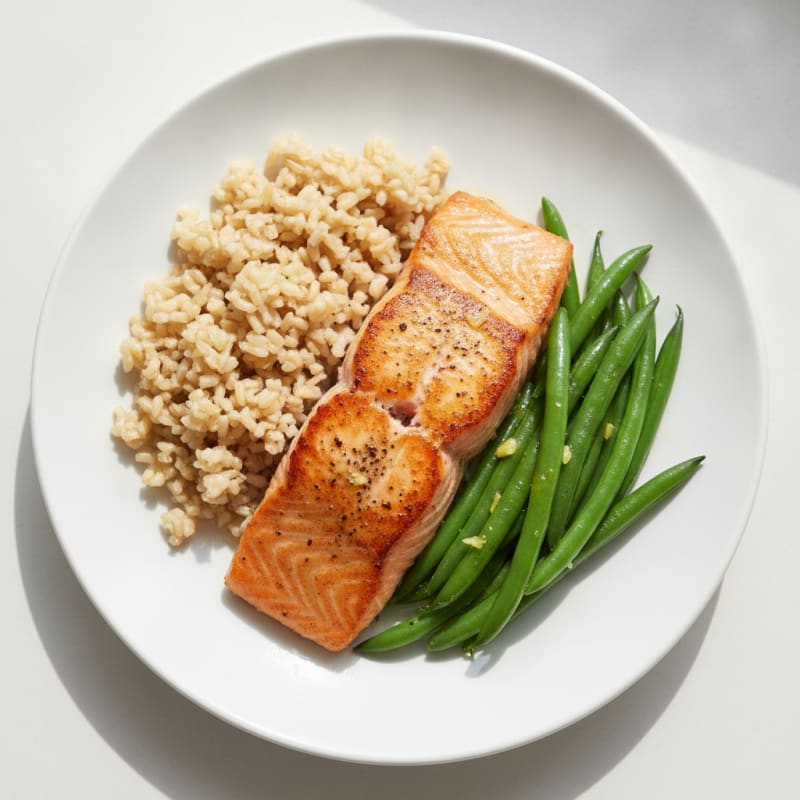 Seared Salmon with Steamed Green Beans and Brown Rice