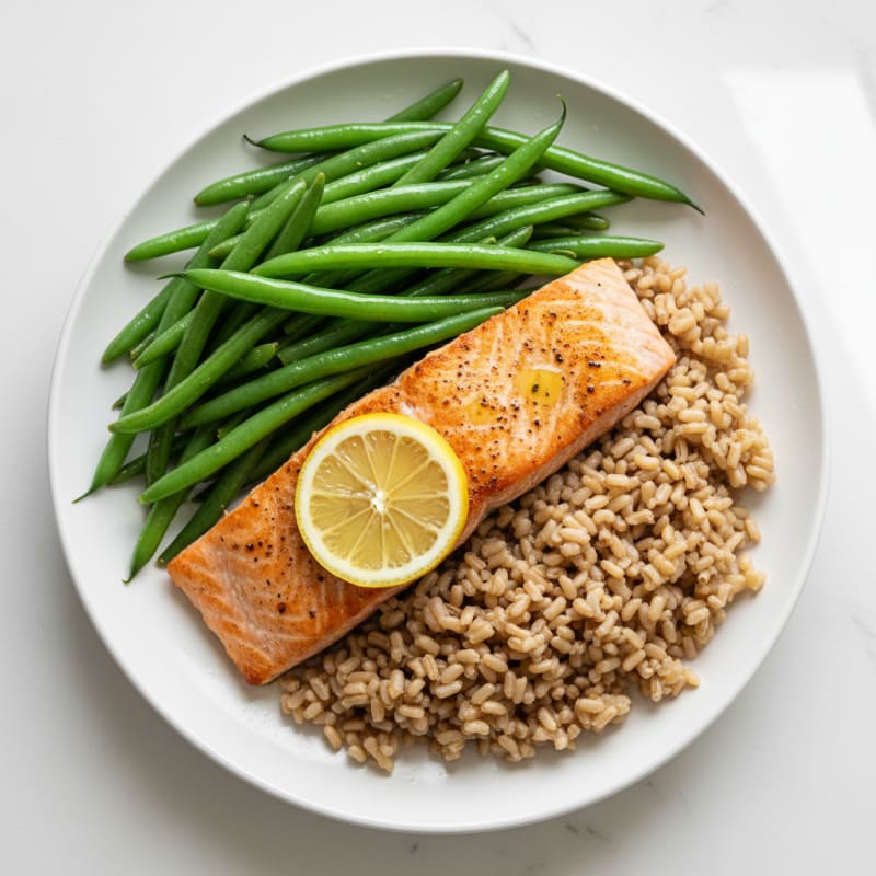 Seared Salmon with Steamed Green Beans and Brown Rice