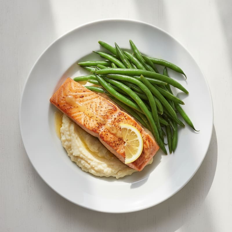 Seared Salmon with Steamed Green Beans and Garlic Cauliflower Mash