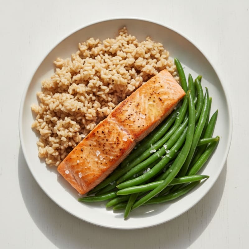 Seared Salmon with Steamed Green Beans and Brown Rice