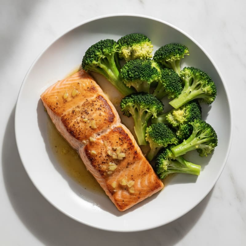 Seared Salmon Fillet with Steamed Broccoli