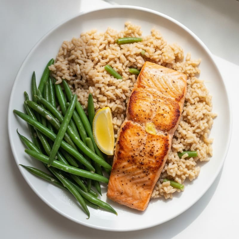 Seared Salmon with Steamed Green Beans and Brown Rice