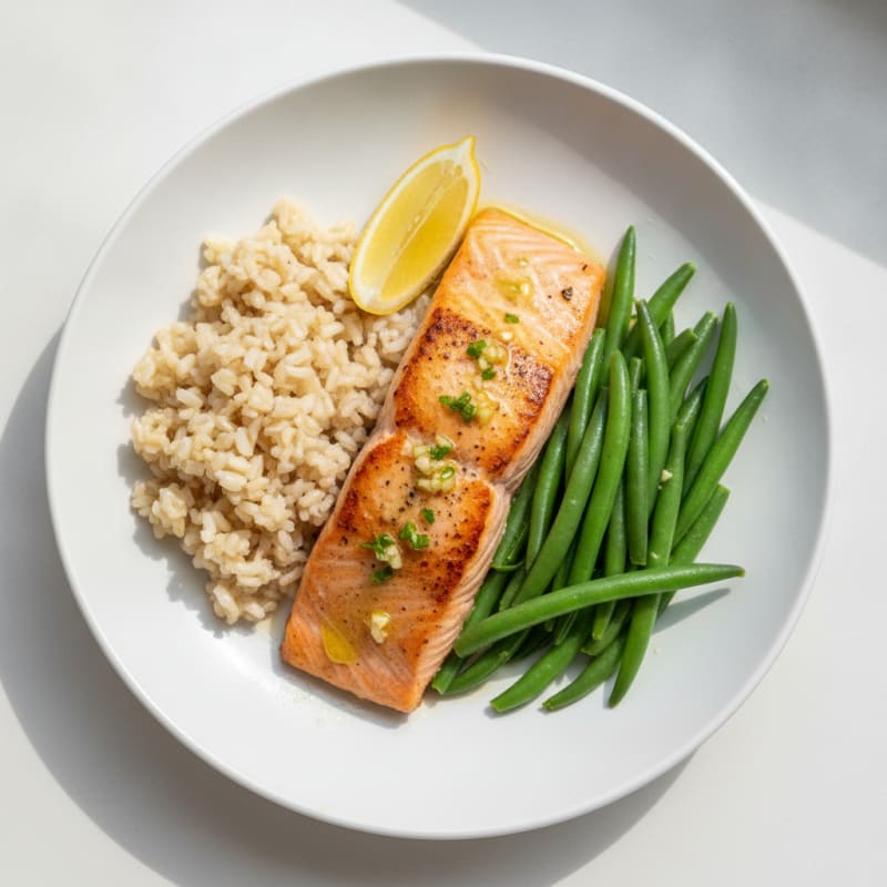 Seared Salmon with Steamed Green Beans and Brown Rice