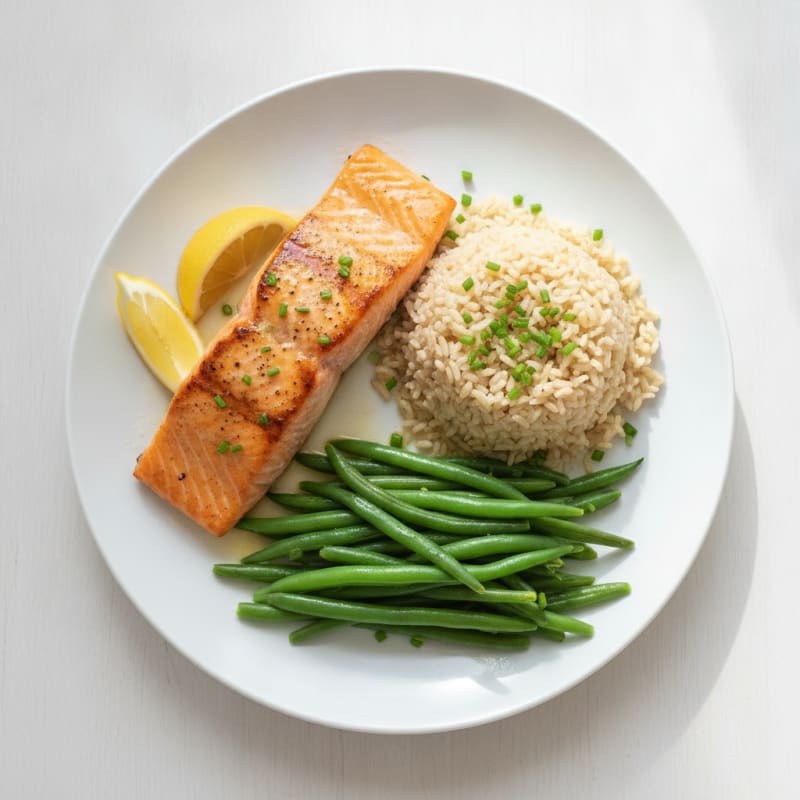 Seared Salmon Filet with Steamed Green Beans and Brown Rice