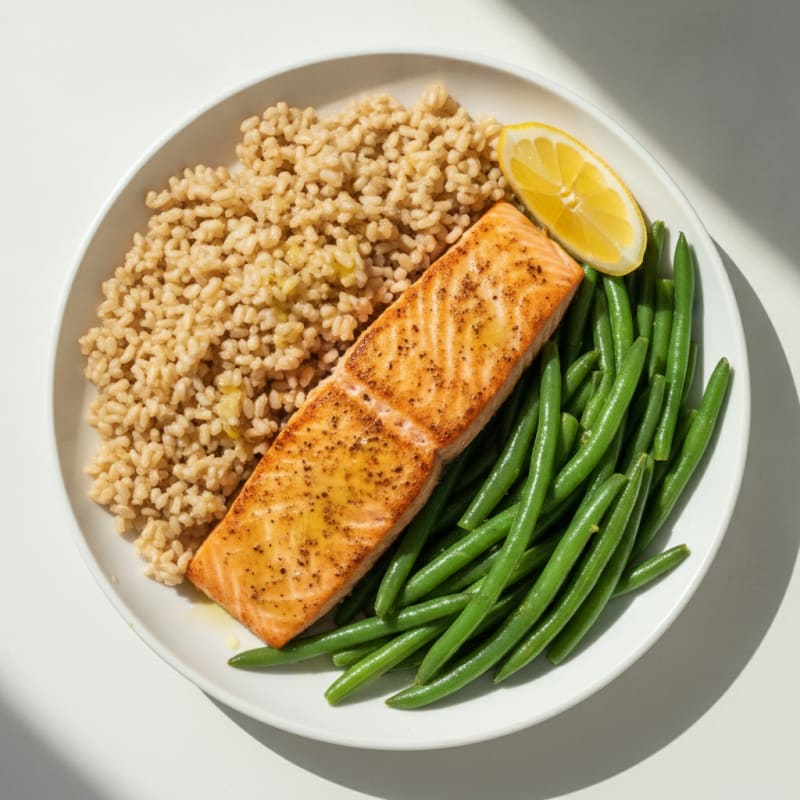 Seared Salmon with Steamed Green Beans and Brown Rice
