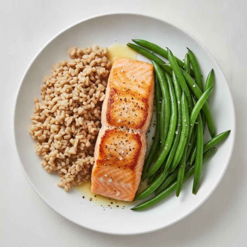 Seared Salmon with Steamed Green Beans and Brown Rice