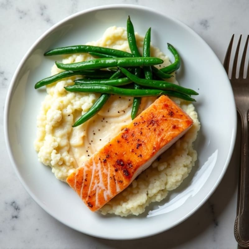 Seared Salmon Fillet with Steamed Green Beans and Cauliflower Mash