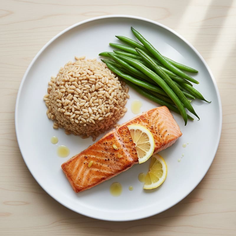 Seared Salmon Fillet with Steamed Green Beans and Brown Rice