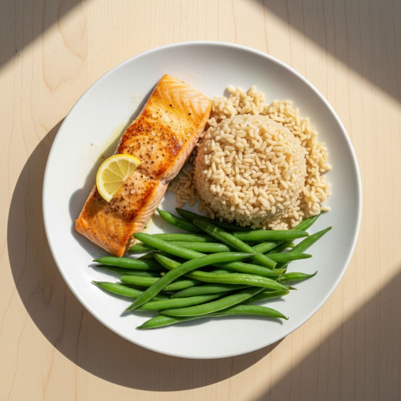 Seared Salmon with Steamed Green Beans and Brown Rice