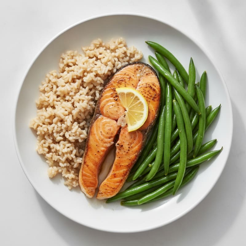 Seared Salmon Fillet with Steamed Green Beans and Brown Rice