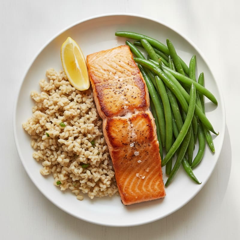 Seared Salmon with Steamed Green Beans and Brown Rice