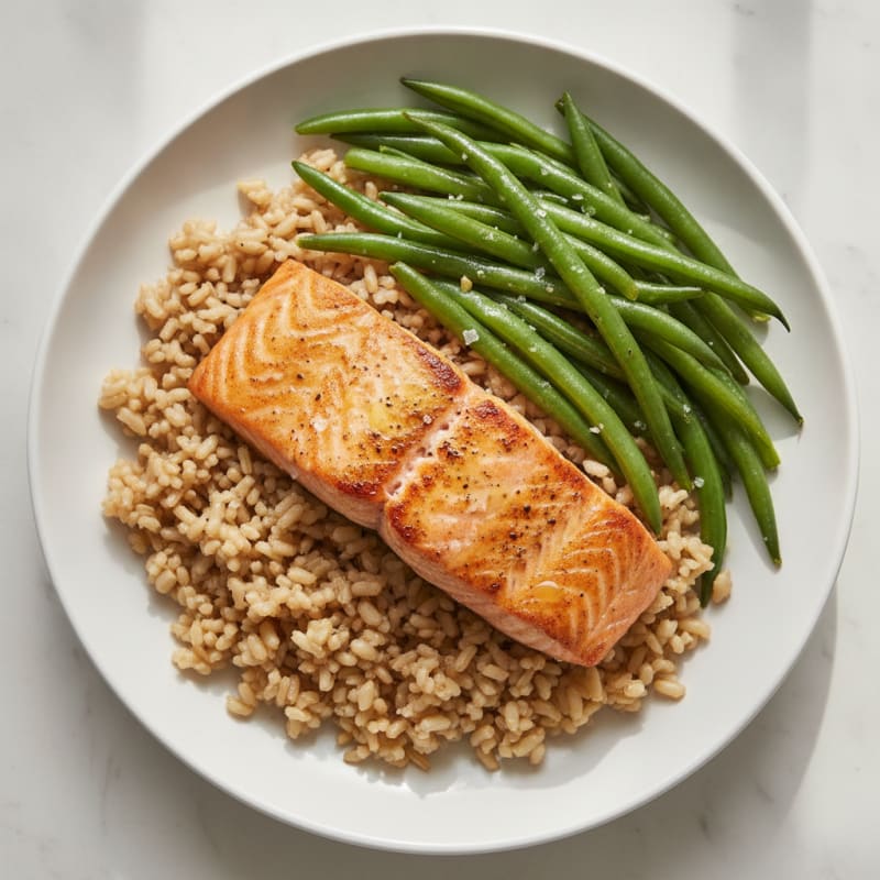 Seared Salmon Fillet with Steamed Green Beans and Brown Rice